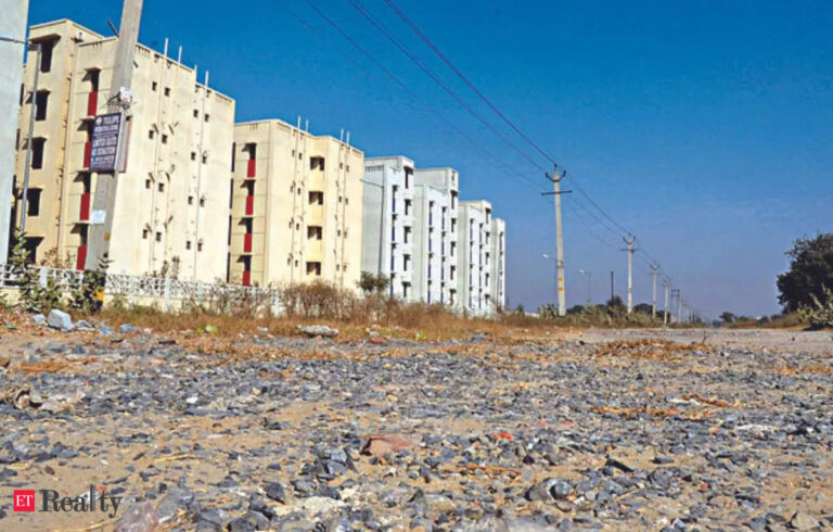 Delhi development body allows private firms to buy flats in bulk, ET RealEstate